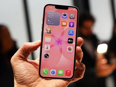 Chiếc iPhone mới lên kệ ở Việt Nam, đáng mua nhất hiện tại: Rẻ hơn iPhone 17 đến 6 triệu, chip A19, RAM 8GB