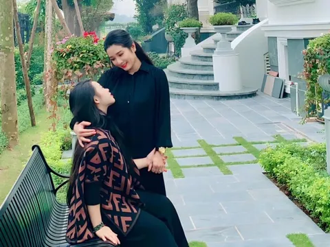 Mẹ đơn thân là nữ NSƯT đình đám 1 thời: U60 giàu có, đẹp căng tràn, nhiều người si mê tặng vàng