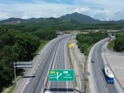 Đề xuất cho phép xe chạy cao tốc Cam Lộ - La Sơn 80 km/h