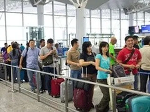 Người dân Việt Nam sắp đi nước ngoài đón tin vui