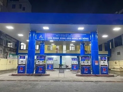 Hà Nội: Xuất hiện cửa hàng hết xăng, gọi 10 đầu mối vẫn không có hàng