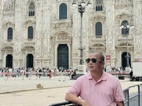 Nhạc sĩ Minh Khang đi chơi golf, du lịch nước ngoài liên tục