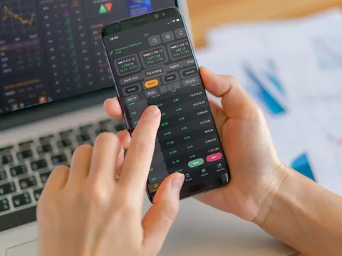 VN-Index biến động mạnh, khuyến nghị chưa vội giải ngân lớn