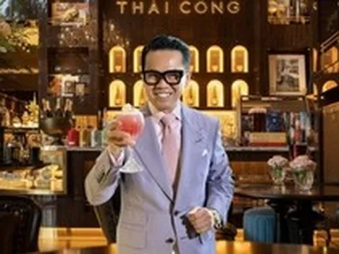 Chuyện gì đang xảy ra trong quán cà phê của Thái Công?