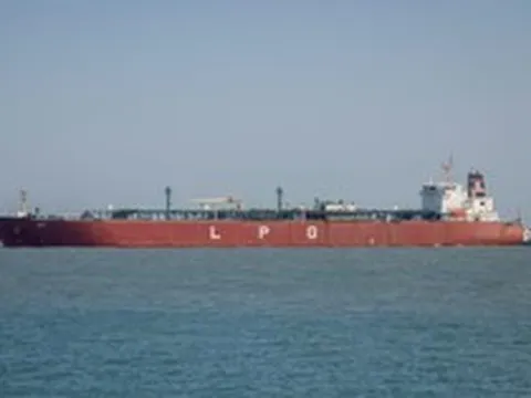 Phát hiện hai tàu chở khí đốt treo cờ Ấn Độ tiến sát Iran, vượt eo biển Hormuz giữa căng thẳng leo thang