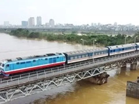Nguy cơ đứt gãy vận tải nếu dừng chạy tàu vào trung tâm Hà Nội