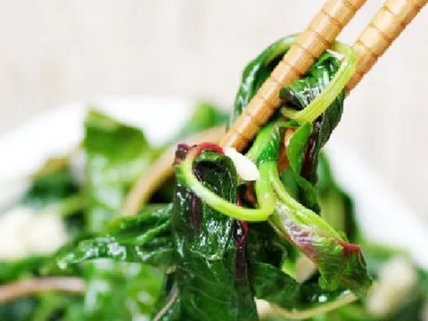 Loại rau bổ ngang thịt bò, ở trời Tây được quý như “vàng”, nào ngờ chợ Việt lại bán đầy
