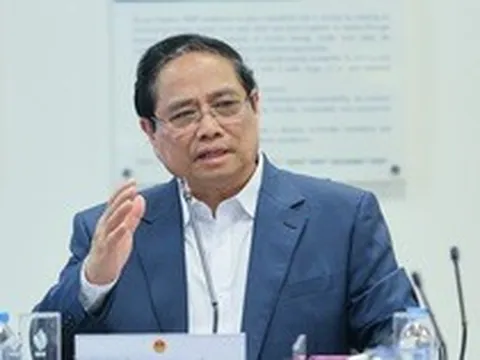 Thủ tướng làm việc tại Nhà máy Lọc hóa dầu Nghi Sơn và khảo sát địa điểm xây dựng kho dầu chiến lược