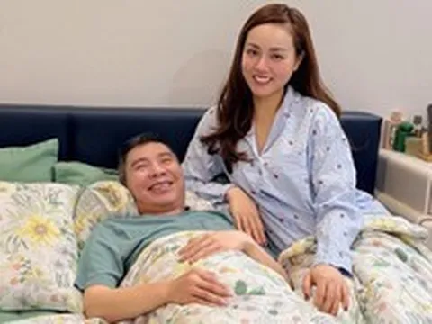 Vợ NSND Công Lý trải lòng sau hơn 4 năm chồng mắc bệnh nặng: "Phải gồng mình để đứng vững"