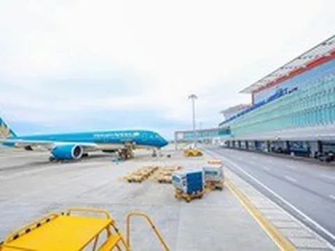 Tạm dừng khai thác đường bay Vân Đồn - TPHCM