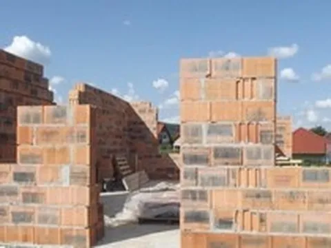 Bỏ 400 triệu xây nhà ở quê để nghỉ hưu, 1 năm sau phải quay lại thành phố: 3 bài toán tài chính nhiều người chưa tính hết