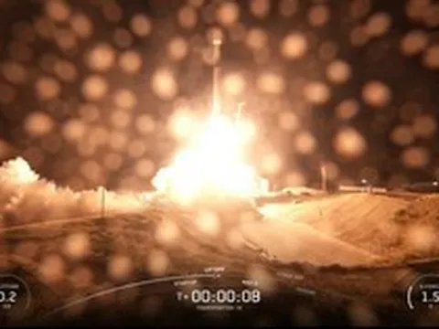 Đúng 18h02’, sản phẩm Make in Vietnam thành công phóng lên quỹ đạo tại Mỹ, trực tiếp liên lạc với Hà Nội