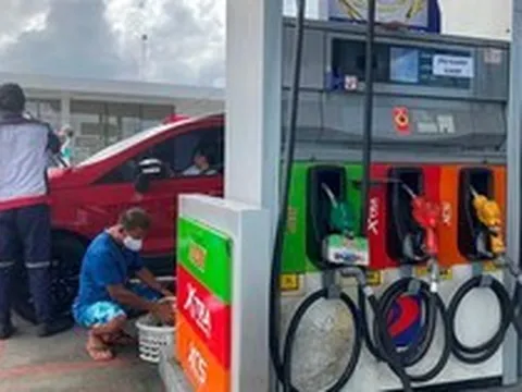 Giá xăng ở Thái Lan hơn 51.000 đồng/lít, Lào, Campuchia đóng cửa nhiều cây xăng, Việt Nam gây bất ngờ