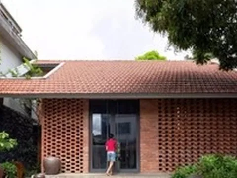 Ý tưởng xây dựng nhà gạch thô mộc cho gia chủ muốn 'kết nối' với thiên nhiên