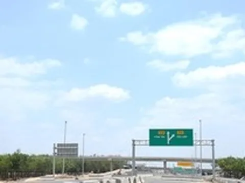 “Tối hậu thư” của Chủ tịch UBND tỉnh Đồng Nai khi kiểm tra tiến độ 2 dự án giao thông