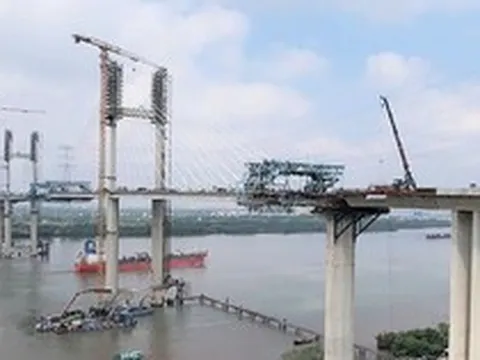 Việt Nam sắp hoàn thành cây cầu dây văng sở hữu nhịp chính 300m, tĩnh không thông thuyền cao kỷ lục chưa từng có trong lịch sử
