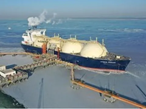 Muốn cấm nhưng không rời được: Nhập khẩu LNG Nga vào châu Âu bất ngờ tăng vọt giữa lệnh trừng phạt