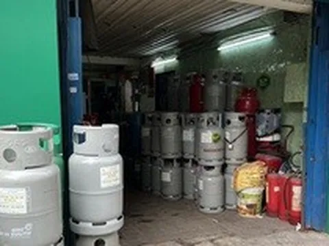 Giá gas giảm 20.000 - 30.000 đồng/bình 12kg từ hôm nay