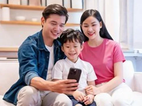 Tích lũy cho con từ sớm: Lựa chọn ưu tiên của cha mẹ hiện đại