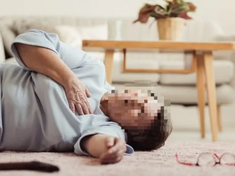 Người phụ nữ 60 tuổi tử vong giữa đêm, bác sĩ cảnh báo ngay thói quen "bào mòn" sức khỏe