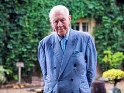 Người đàn ông 80 tuổi tuyển vợ trẻ với "lương" 1,8 tỷ/ năm, loạt tiêu chuẩn khó tin