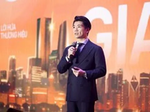 Phó Chủ tịch SHB xuất hiện lịch lãm tại ĐHĐCĐ 2026, giới thiệu bộ nhận diện mới lấy cảm hứng từ dáng hình đất nước