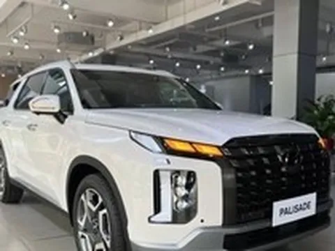 SUV cỡ lớn của Hyundai giảm giá sâu xuống ngang xe hạng D