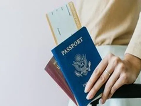 Một loạt chủ hộ, cá nhân kinh doanh có tên sau bị tạm hoãn xuất cảnh