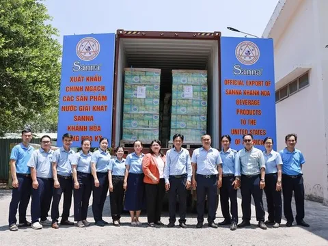 Sanna Khánh Hòa lần đầu xuất khẩu gần 4.000 thùng nước giải khát sang thị trường Hoa Kỳ