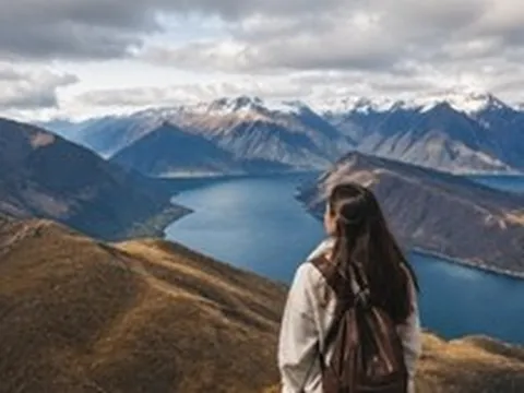 Một mình, nhưng không cô đơn: Làn sóng du lịch solo đang thay đổi cách con người kết nối và tạo ra thị trường tỷ đô