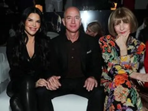 Vợ chồng tỷ phú Jeff Bezos chi 10 triệu USD để đồng chủ trì Met Gala