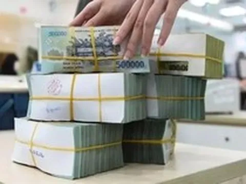 Lãi suất huy động tiếp tục giảm