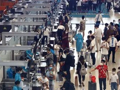Tạm hoãn xuất cảnh đối với những ai có tên trong danh sách sau
