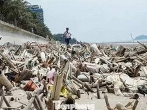 Cảnh tượng kinh hoàng ở bãi biển Hải Tiến