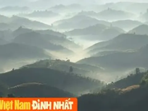 Việt Nam có một ngọn đồi tên buồn mà cảnh đẹp muốn khóc, biển mây chỉ xuất hiện đúng 1 tiếng, giá vé 70.000 đồng