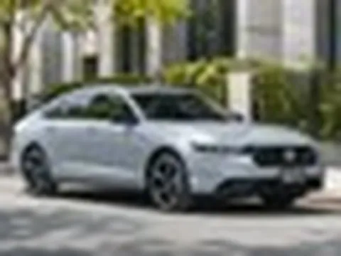 Honda Accord 2026 ra mắt ĐNÁ: Giá quy đổi 1,2 tỷ đồng, nâng cấp công nghệ an toàn đấu Toyota Camry
