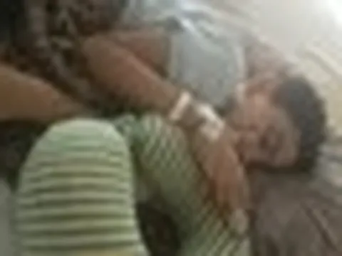 Cậu bé 6 tuổi bầm tím khắp người, bác sĩ nhìn kết quả xét nghiệm liền hoảng hốt: Cháu ăn thịt nướng với rau gì?