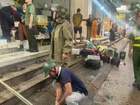 Giải tỏa 'khu chợ tạm quy mô lớn' tại tổ hợp chung cư 40.000 dân đông đúc bậc nhất Hà Nội