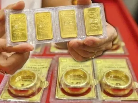 Giá vàng chiều nay (11/5): Vàng miếng SJC và nhẫn lao dốc, "bốc hơi" 2,3 triệu đồng/lượng