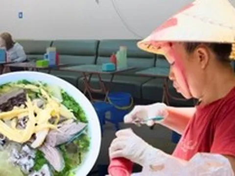 Ảnh: Bún ngan Nhàn vắng vẻ sau ồn ào nữ shipper, nhưng khung cảnh ngày hôm sau mới gây bất ngờ
