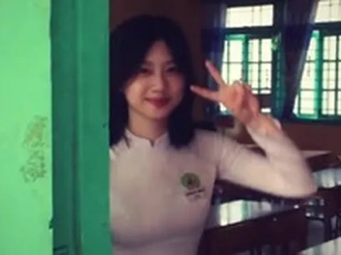 "Bạch nguyệt quang" đến từ Đồng Tháp gây sốt với clip 21 giây trong lớp học