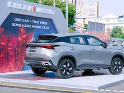 Mẫu xe giá từ 619 triệu này chứng minh hybrid đang là lựa chọn phù hợp cho người dùng Việt