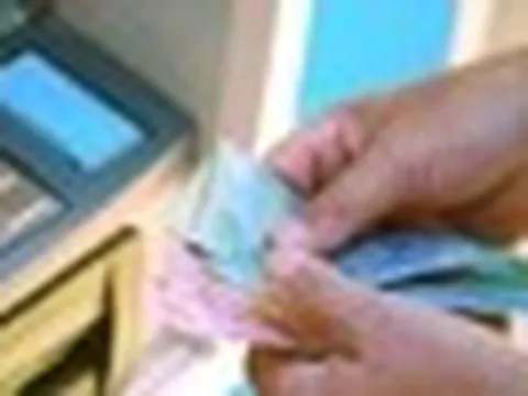Trường hợp bị phong tỏa tài khoản ngân hàng, phạt tới 500 triệu khi nhận và chuyển tiền