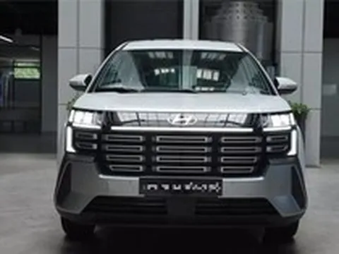 Loạt xe 7 chỗ 'đua' giảm giá đón hè