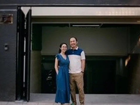 Cặp đôi quyền lực showbiz ở biệt thự ngoại ô sang như resort 5*: Sân thượng rộng đến mức có thể đạp xe, hồ bơi riêng trong khuôn viên nhà