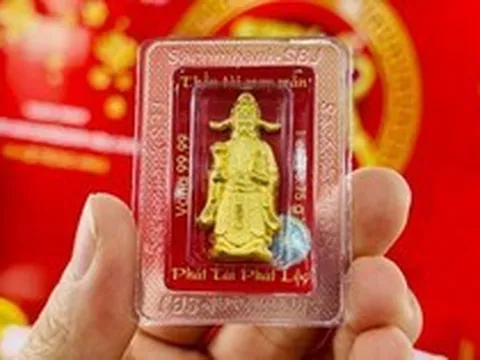 Giá vàng giảm thủng đáy, chuyên gia dự báo bất ngờ