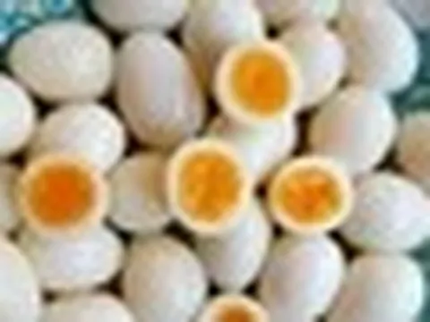 Tiktoker nổi tiếng vì ăn 40 quả trứng mỗi ngày trong 5 năm, bác sĩ hoảng hốt: Đi khám ngay còn kịp!