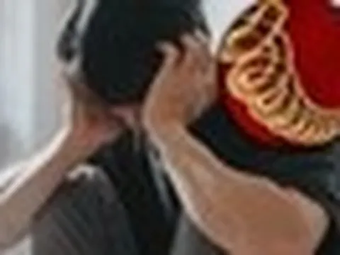 Người đàn ông 44 tuổi đột nhiên thay đổi tính cách và hay nói tục, bác sĩ thở dài: Nó đã "ăn" tới não