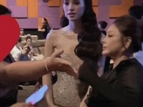 Nữ nghệ sĩ U60 là "bà hoàng phim trăm tỷ" bị 1 nhân viên mời ra khỏi rạp: "Tôi cảm thấy rất buồn"