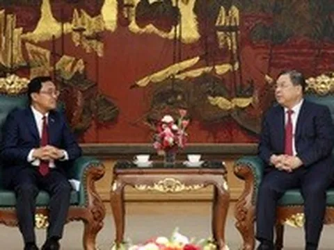 Phó Thủ tướng Thường trực Phạm Gia Túc tiếp Bộ trưởng Bộ Công chính và Vận tải Lào Leklay Sivilay